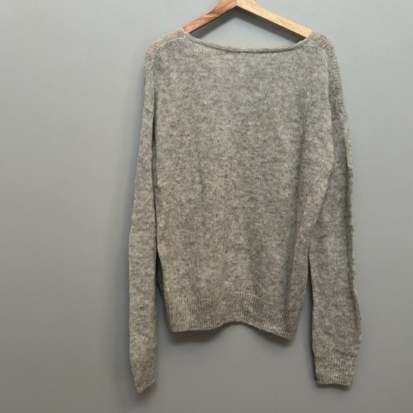 ❗️SOLD❗️Free People Grey V Neck Gossamer Alpaca Wool Blend Sweater Size XS - Picture 6 of 8